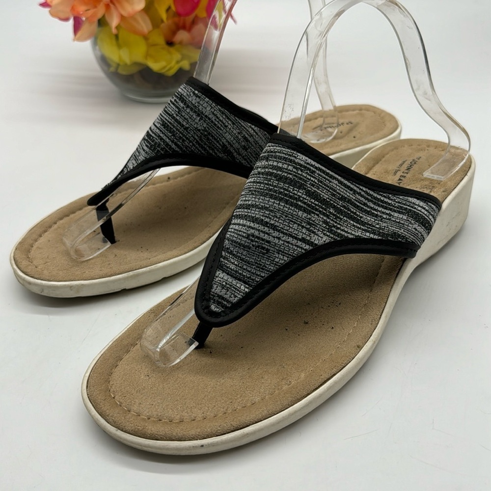 St. John's Bay Memory Foam Footbed Gray Black Thong Sandal Size 11 FFT6853